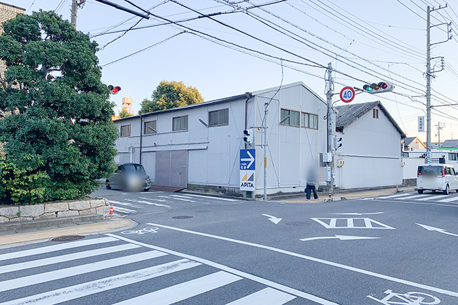 サロンから駐車場へのアクセス①